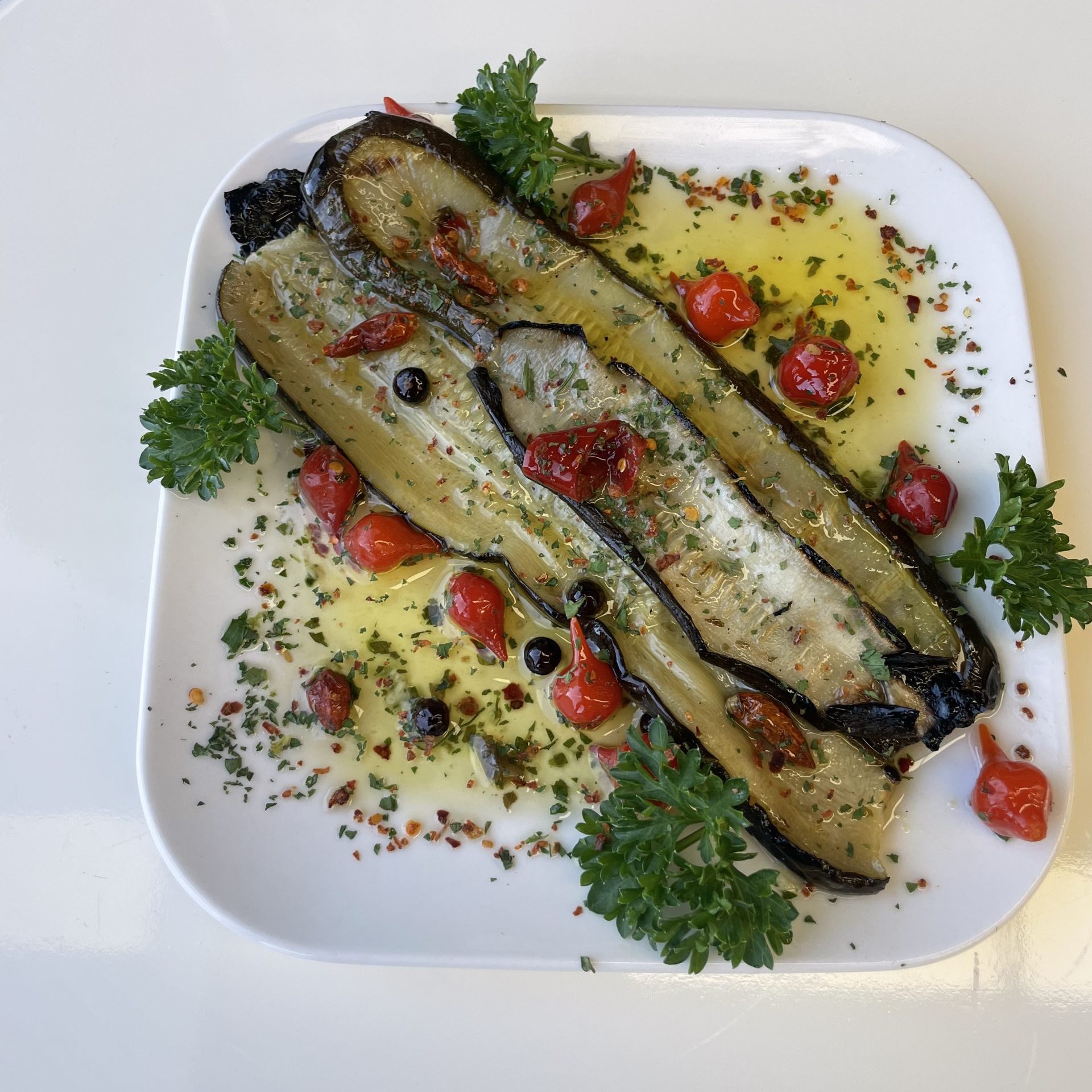 Eingelegte Gegrilte Zucchini in Krätermarinade