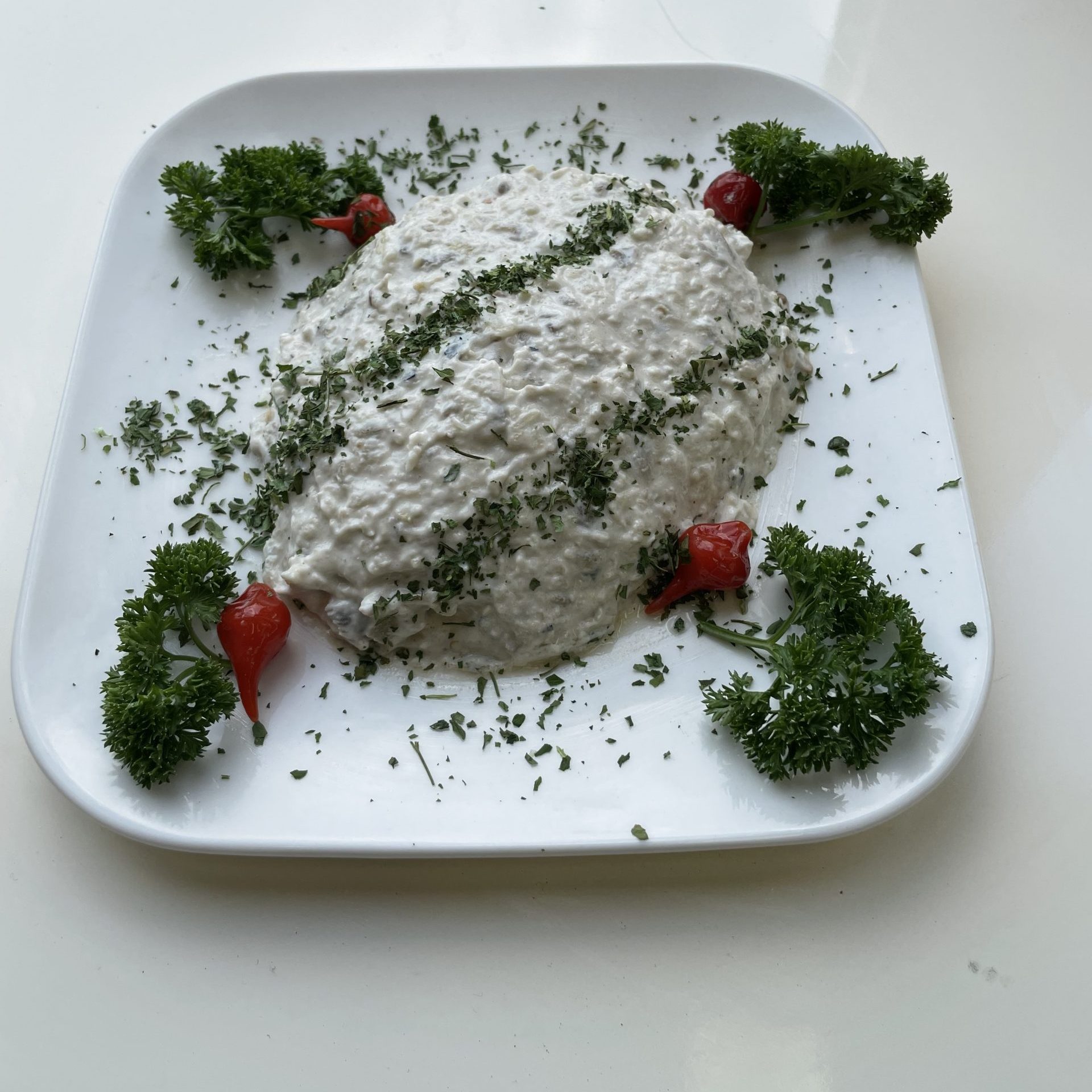 Hausgemachter Schafskäsecreme mit ,Knobi,Oliven und Artischocken